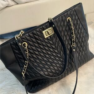 Karl Lagerfeld Paris Agyness
Quilted Leather Tote Bag